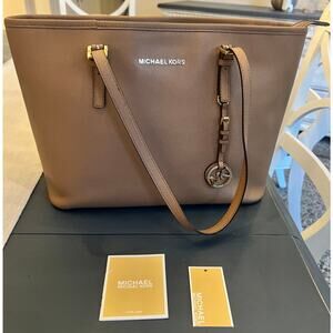 Michael Kors Jet Set Travel Tote – Brown Saffiano Leather – Excellent